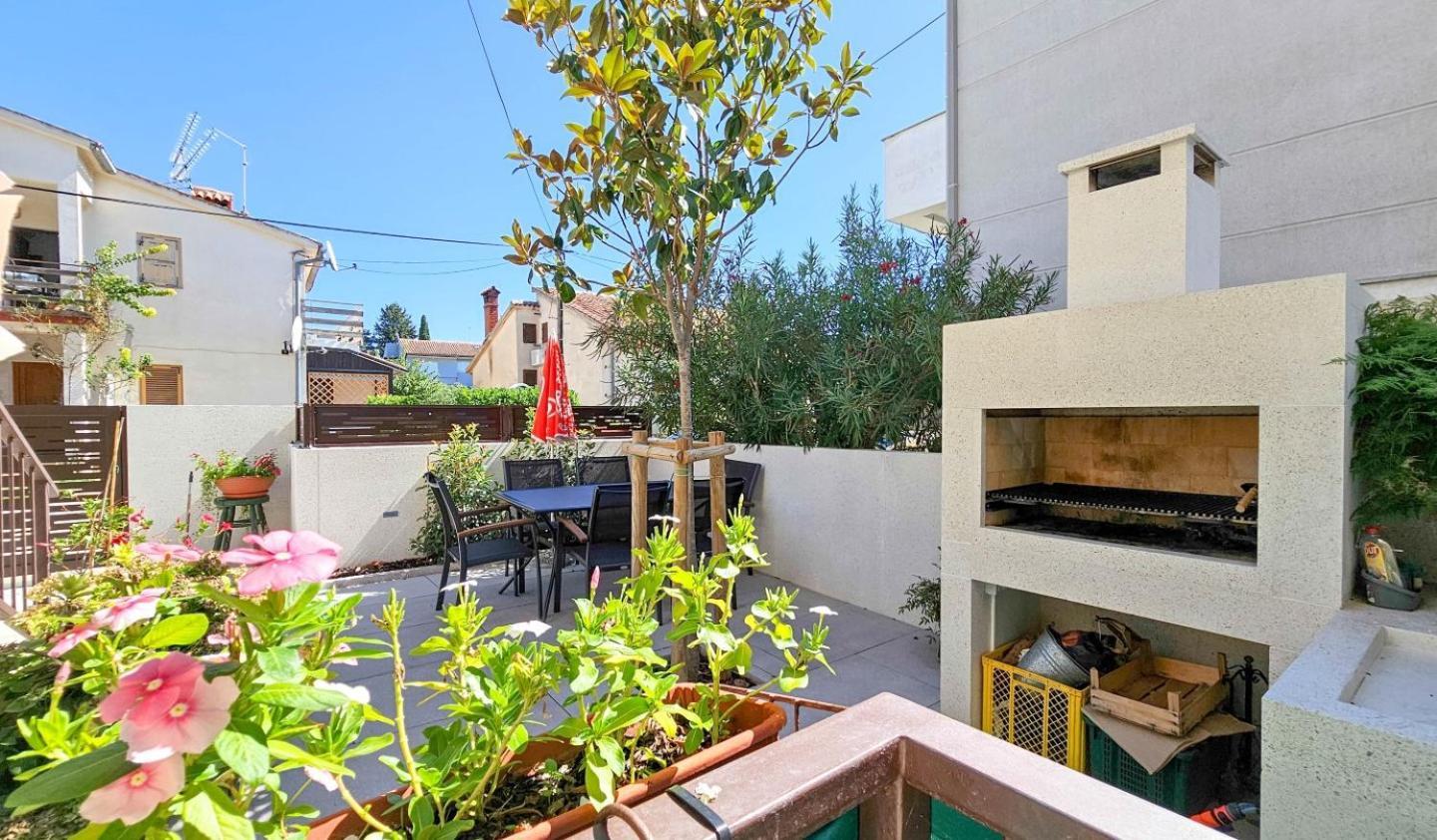 Maja One Apartment Novigrad  Luaran gambar