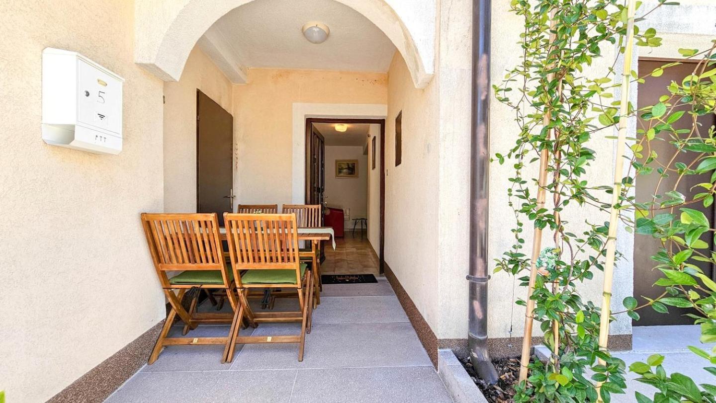 Maja One Apartment Novigrad  Luaran gambar