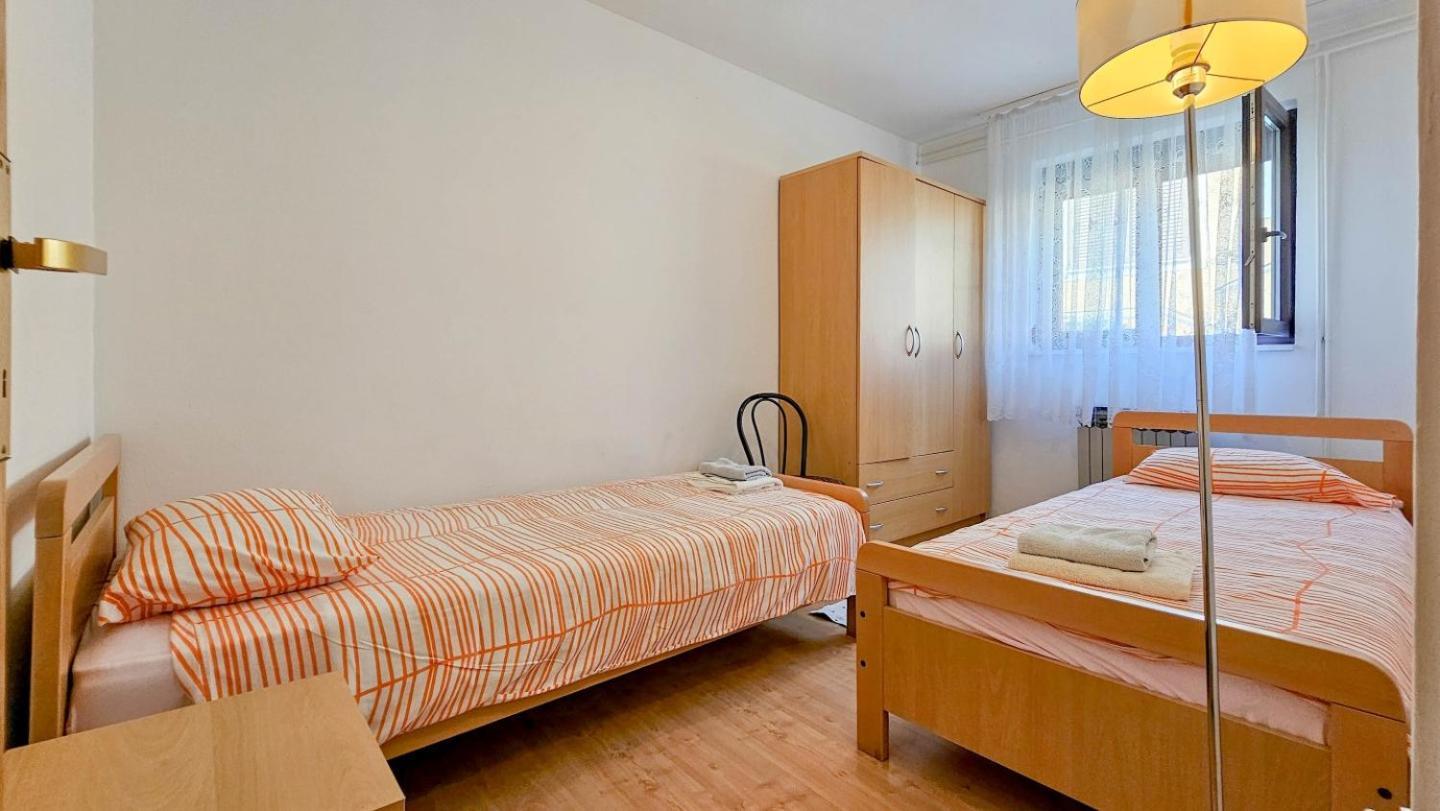 Maja One Apartment Novigrad  Luaran gambar