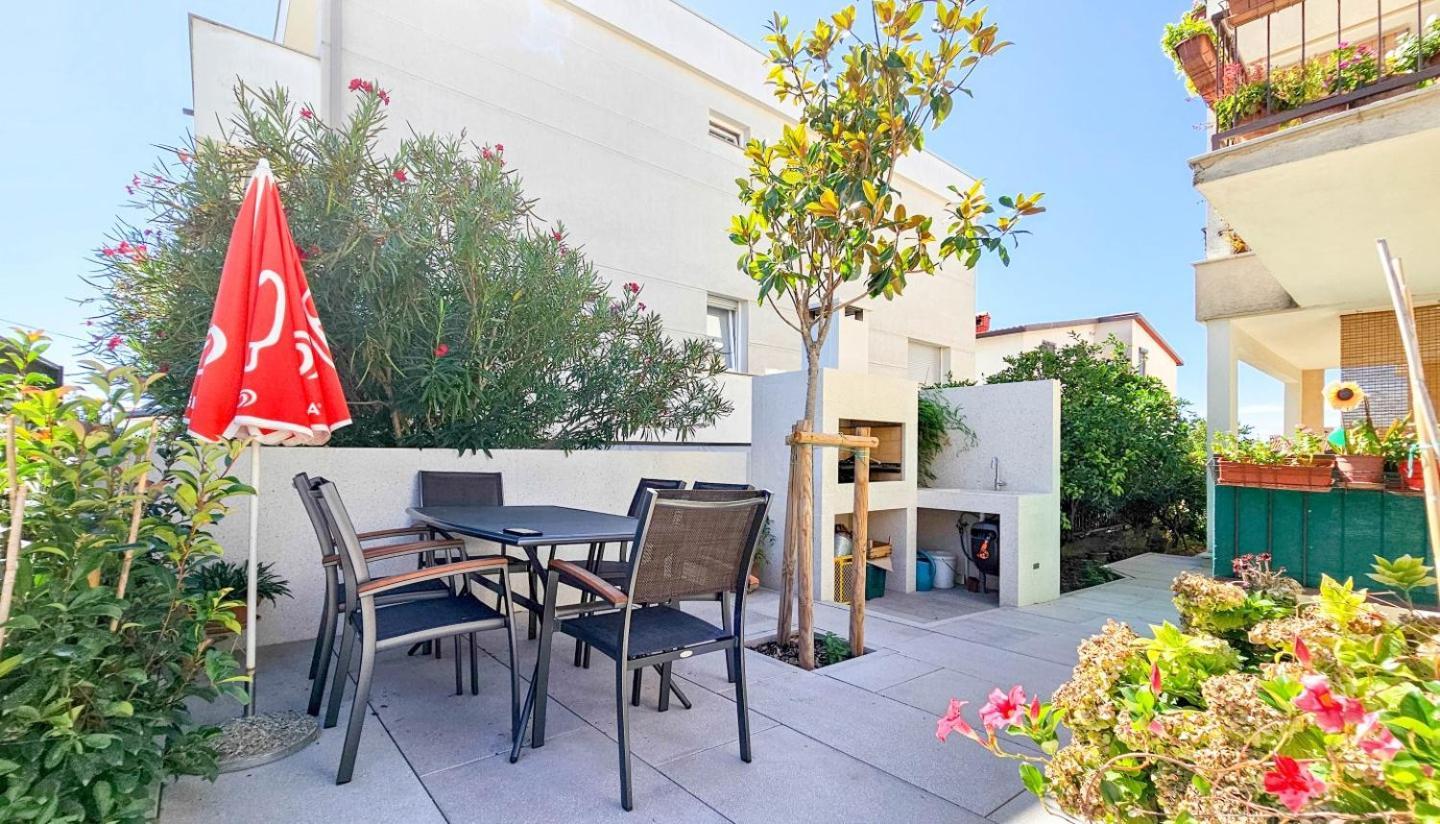Maja One Apartment Novigrad  Luaran gambar