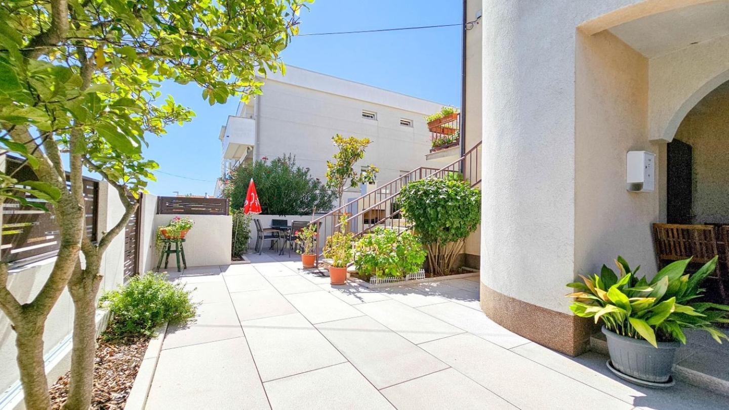 Maja One Apartment Novigrad  Luaran gambar